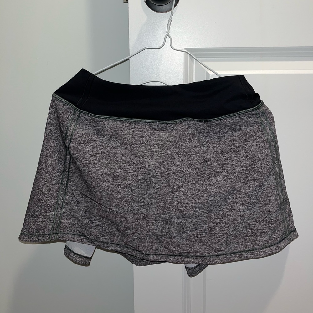 lululemon pace rival mid-rise skirt 15” length size 2 tall / gray